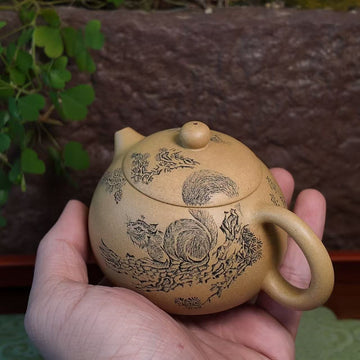 Handmade Yixing Zisha Teapot | Authentic Duan Ni Clay with Engraved "Squirrel & Pine" | Traditional Gongfu Tea Set-160ml