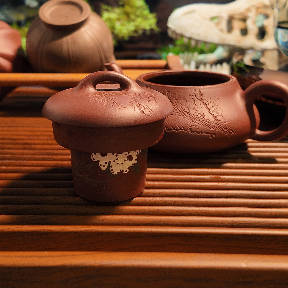 Terasilk Handmade Yixing Tea Pet & Lid Rest | Floral Appliqué Cylinder | Premium Purple Clay Gongfu Accessory
