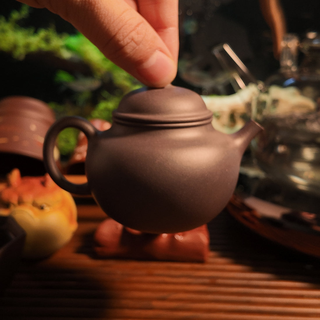 Terasilk Handmade Yixing Teapot | Minimalist Domed Profile | Premium Dark Zi Ni Clay | Master-Level Seal-90ml