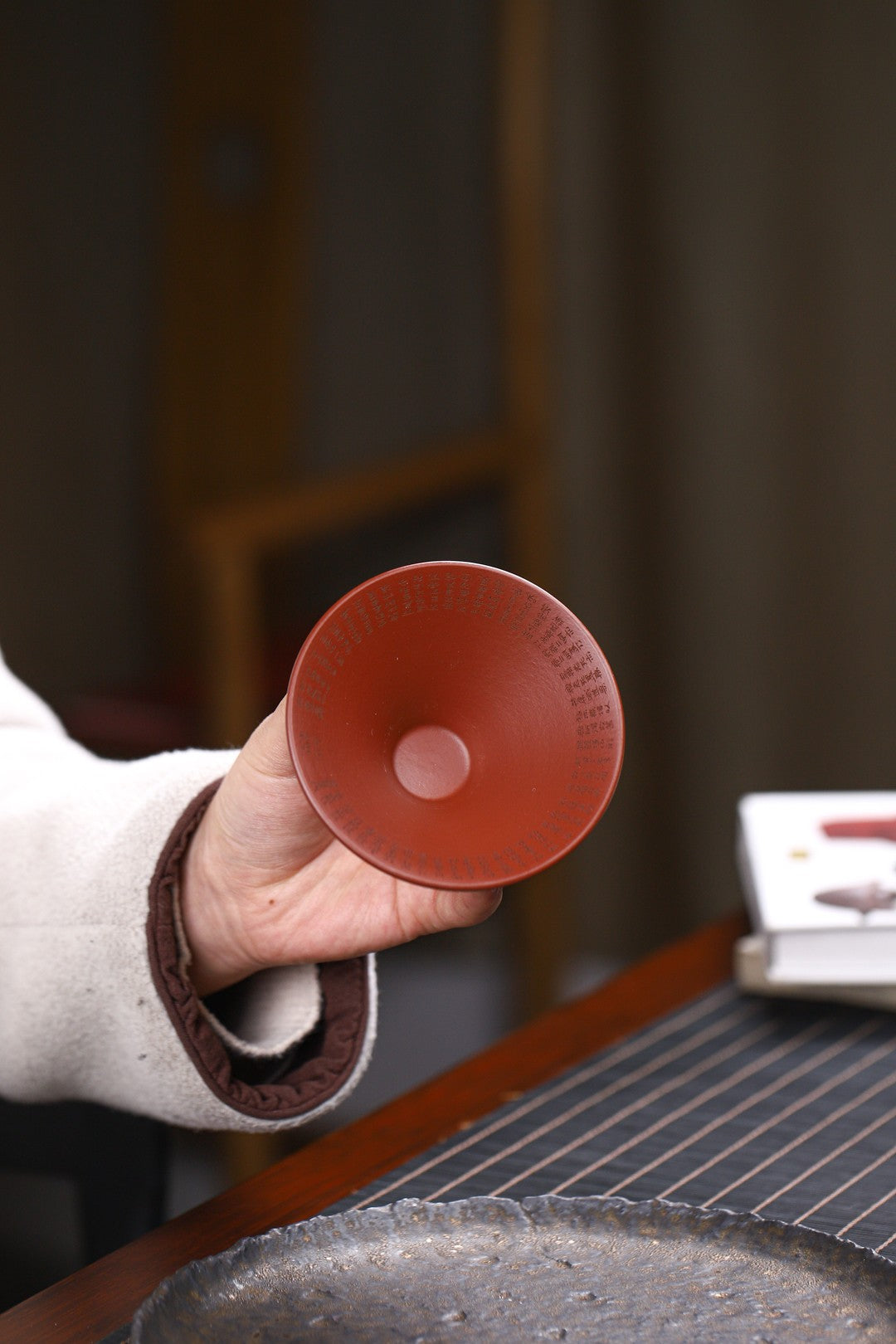 Detailed illustration of the “Heart Sutra” design on the purple clay cup, designed by the owner of this unique cup.-100ml