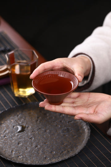 Detailed illustration of the “Heart Sutra” design on the purple clay cup, designed by the owner of this unique cup.-100ml